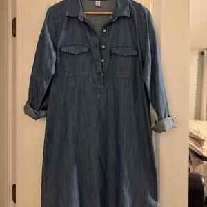 Blue denim dress with pockets